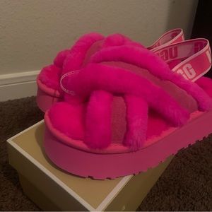 Brand new uggs slippers platforms